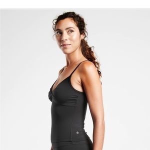 💫NWT: ATHLETA POWERVITA TWIST CAMI.